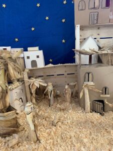 presepe fatto con gli scarti delle pannocchie